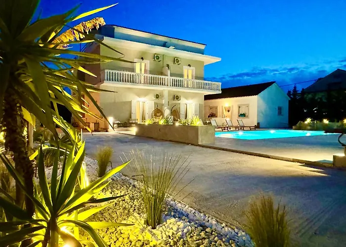 Doma With Private Pool For Up To 29 Guests By Dadovillas Villa *