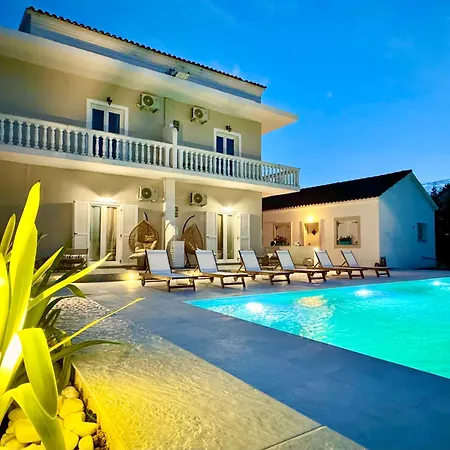 Vilă Doma With Private Pool For Up To 29 Guests By Dadovillas Roda (Corfu)